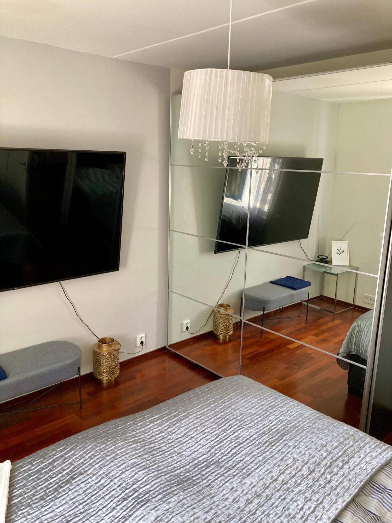 Cozy With Outside Jacuzzi, Sauna And Breakfast Huoneisto Espoo