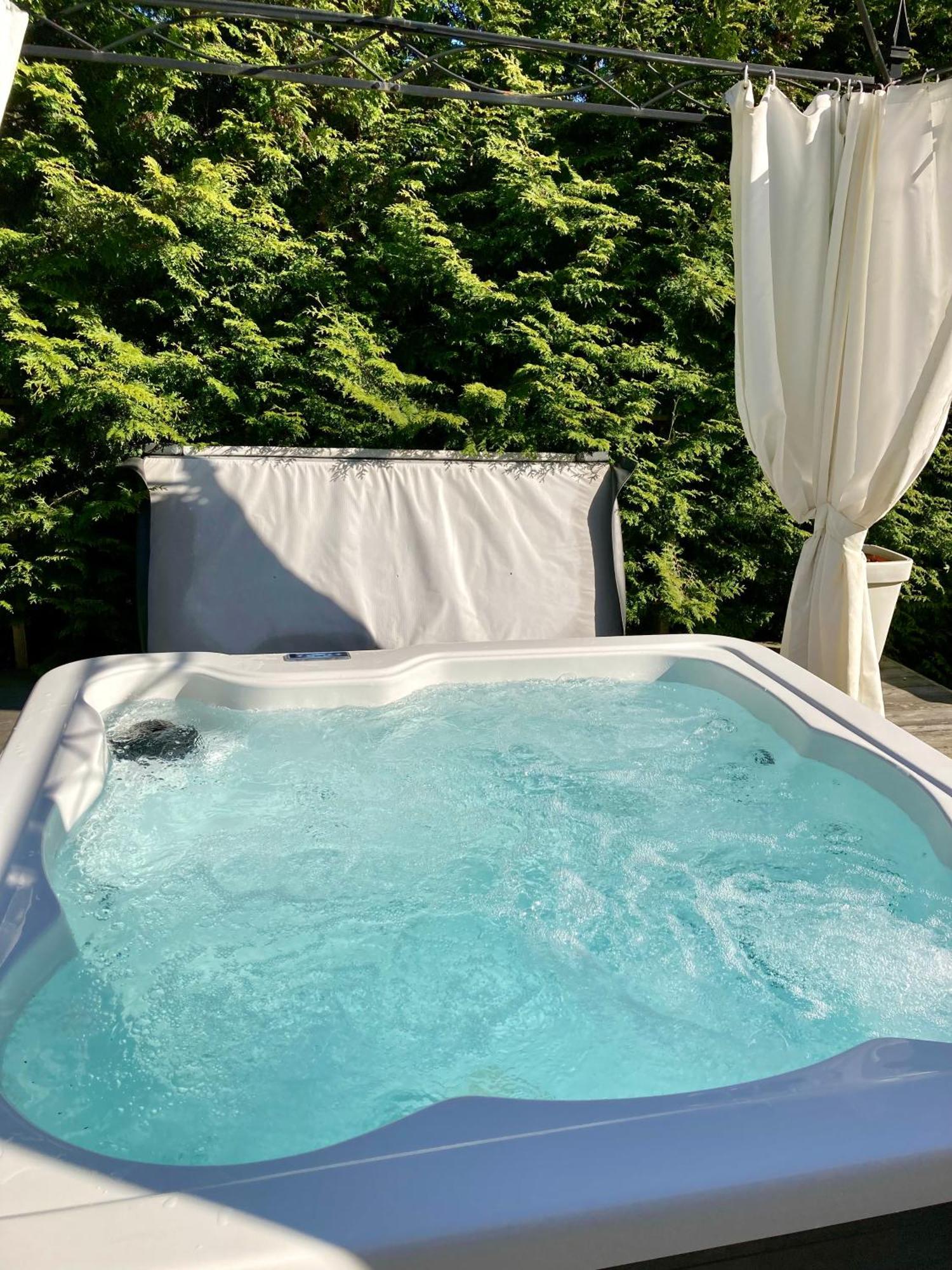 Cozy With Outside Jacuzzi, Sauna And Breakfast Huoneisto